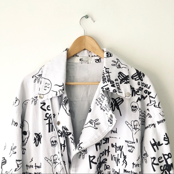 White and Black Graffiti Print Jacket - Picture 2 of 6